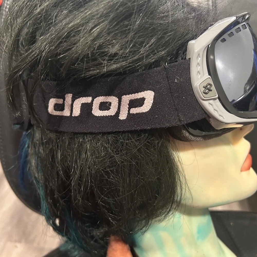 Reflective Ski Goggles - Black and Silver